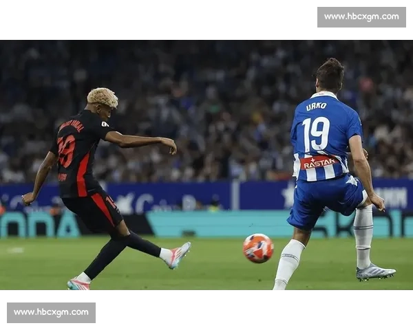 德拉富恩特钦点亚马尔为传奇:足球天赋与谦逊品格并重 德拉富恩特钦点亚马尔为传奇:足球天赋与谦逊品格并重