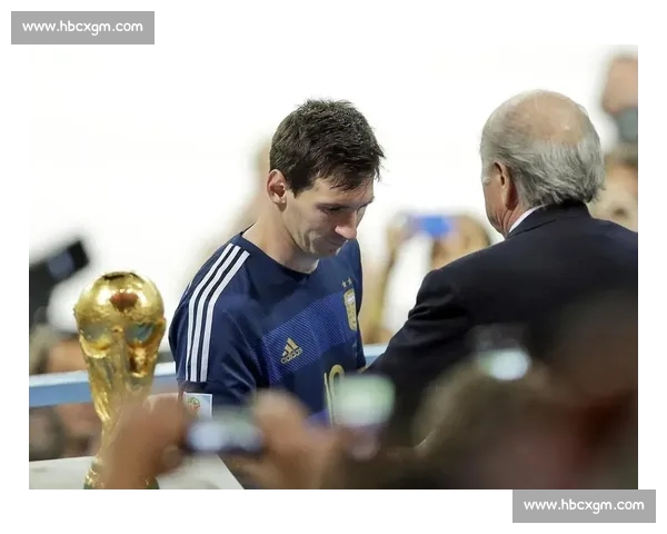 梅西萌娃力荐发带造型！长发飘逸成赛场新焦点